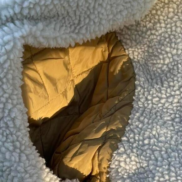 Levi’s Sherpa Lined Denim Jacket - Picture 7 of 7